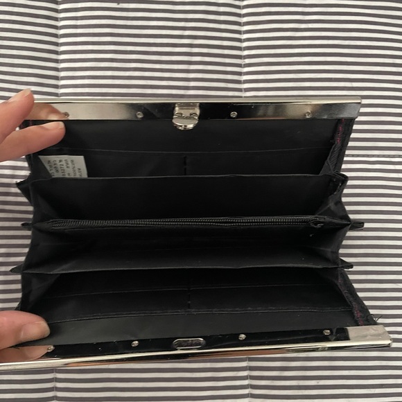 Red Black Aztec Print Clutch - Picture 2 of 2